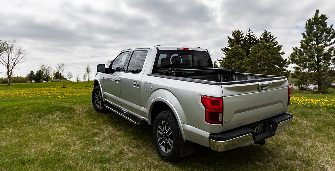 LOMAX Stance Hard Tonneau Cover